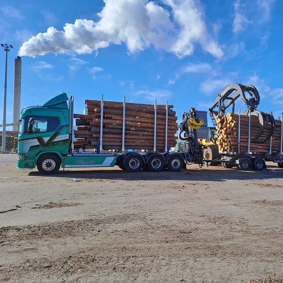 Puukuljetus Vesala Oy